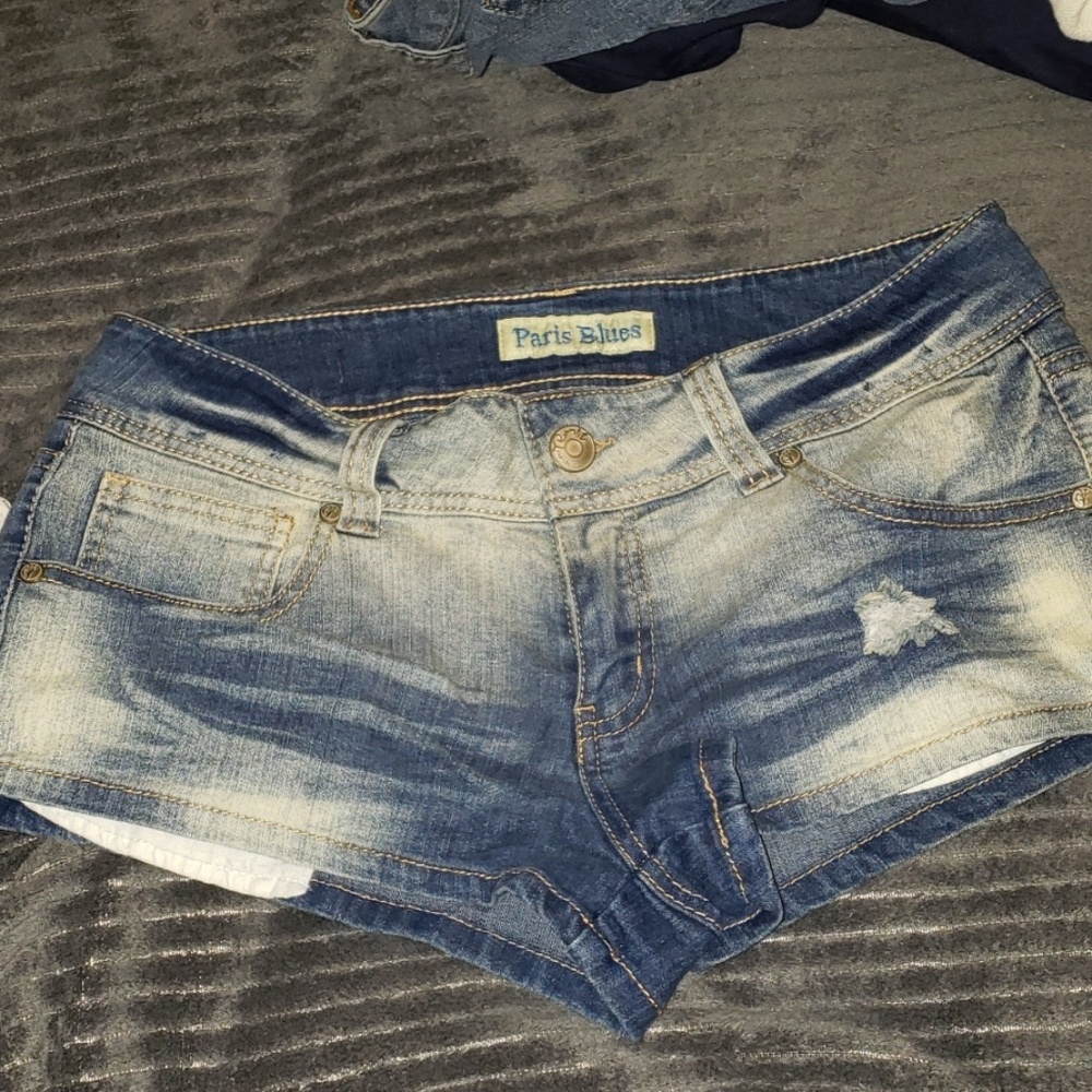 Jean shorts distressed